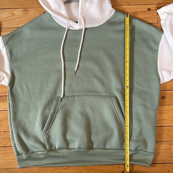 Shein Sweatshirt, Size Medium - Picture 6 of 7